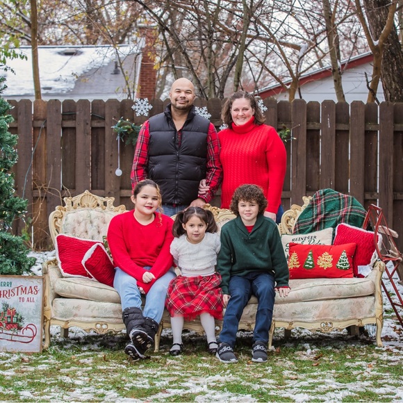 Meet your Posher’s, Charitie & Kevin - Picture 1 of 9